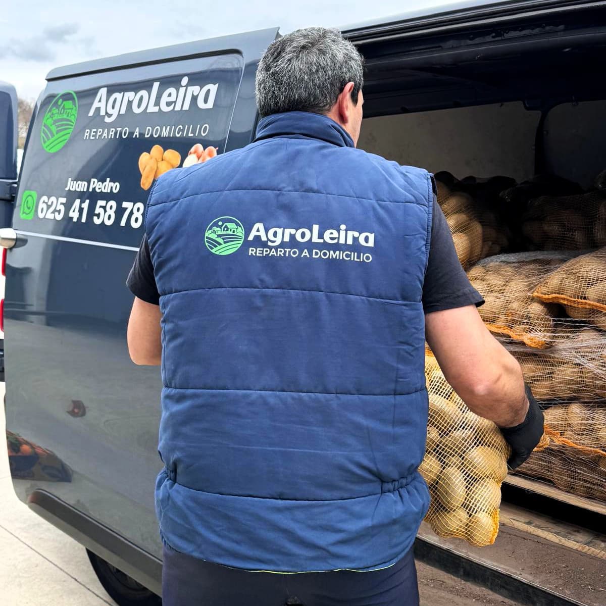 Reparto de frutas y hortalizas en O Barco de Valdeorras